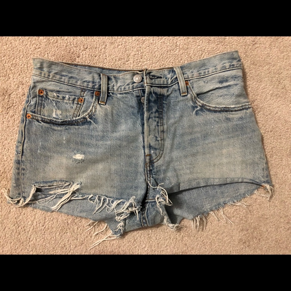 Light blue Levi denim shorts